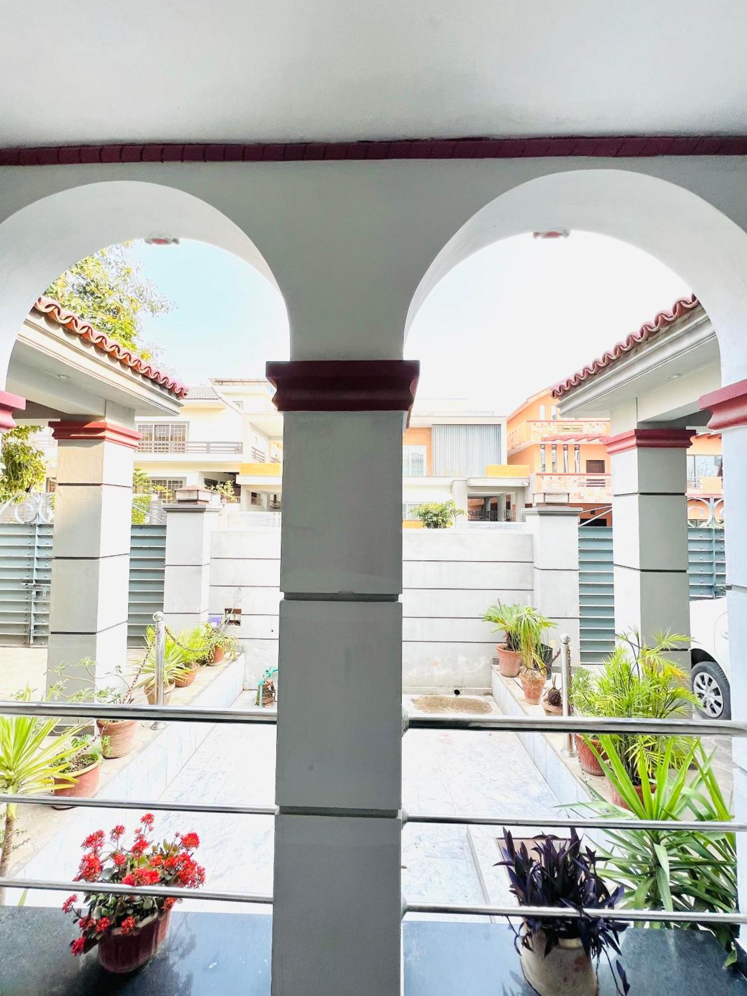 Holiday In Islamabad Exterior photo