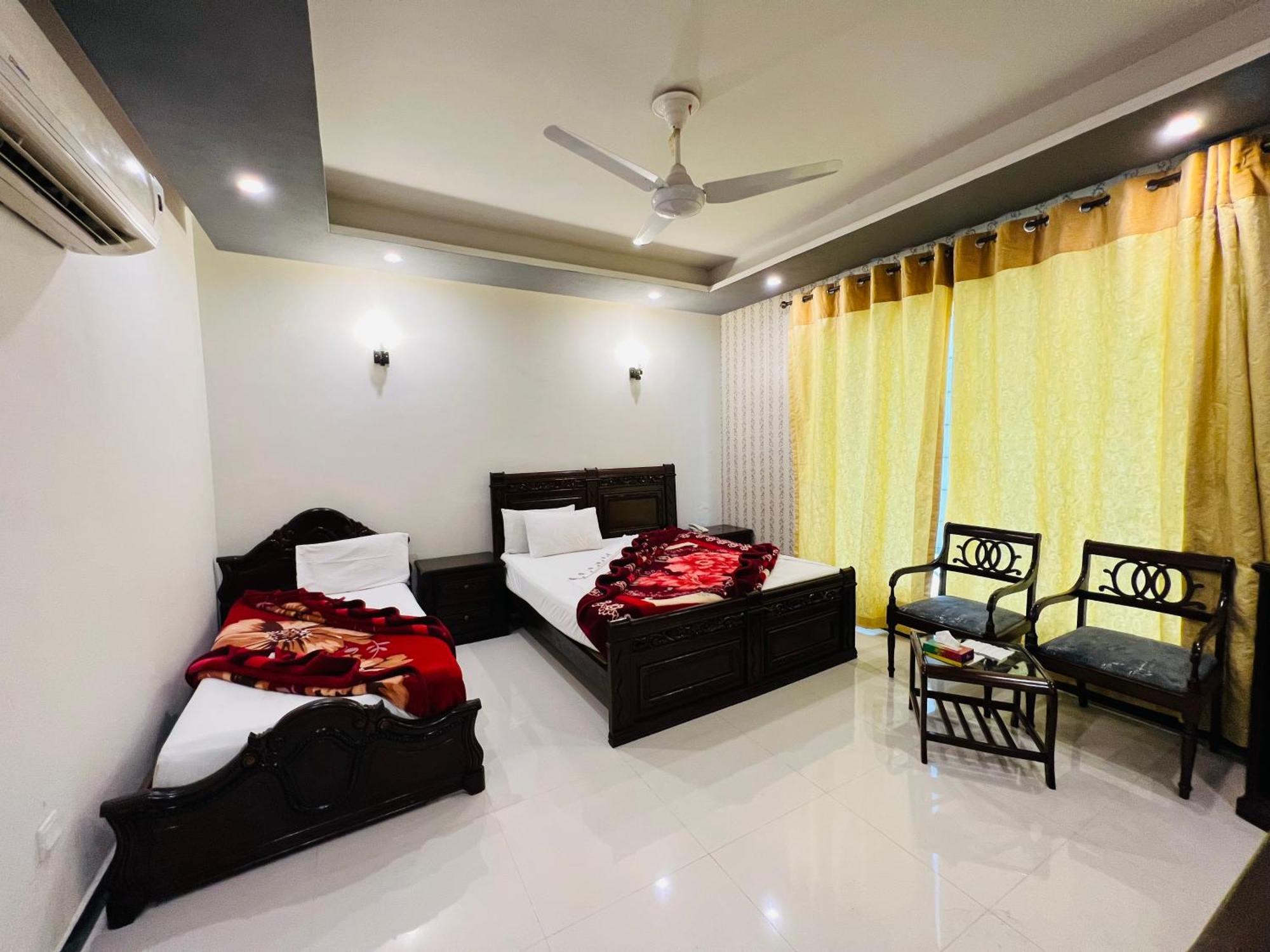 Holiday In Islamabad Exterior photo